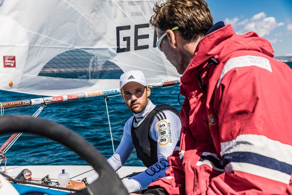 Ein erfolgreiches Team: Philipp Buhl und Laser-Bundestrainer Alexander Schlonski. Bild: Lars Wehrmann