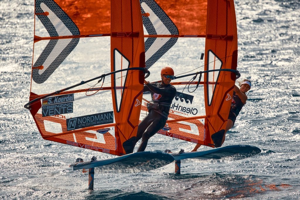 Sebastian Kördel und Lena Erdil beim Training vor Lanzarote. In Brest dürfte der Neo etwas dicker sein: vorhergesagt sind 15 Grad und Regen. Foto: Felix Diemer 