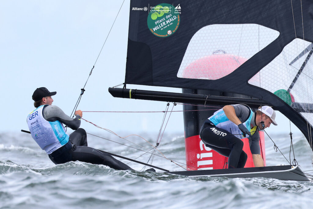 Max Stingele und Linov Scheel. Foto: World Sailing/Sailing Energy