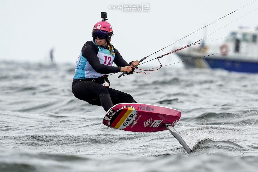 Leonie Meyer zeigte vor Scheveningen eine starke Leistung, bis sie von Materialbruch eingebremst wurde. Foto: Sailing Energy / World Sailing