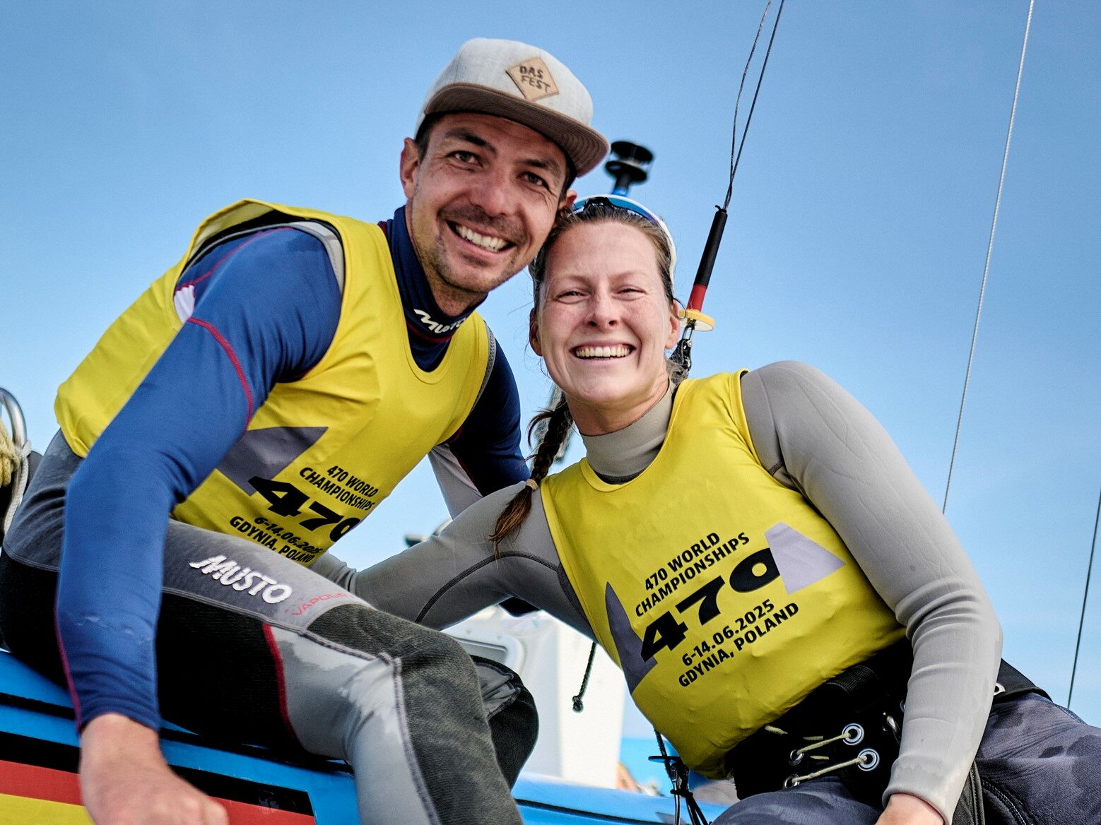Erfolgreiche Segler nach einer Regatta