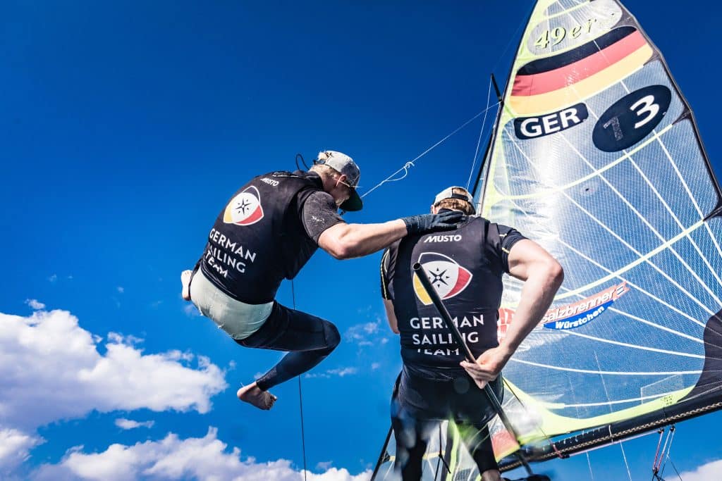 Acht Jahre gemeinsames Segeln haben Tim Fischer und Fabi Rieger zusammengeschweißt. Foto: Lars Wehrmann 